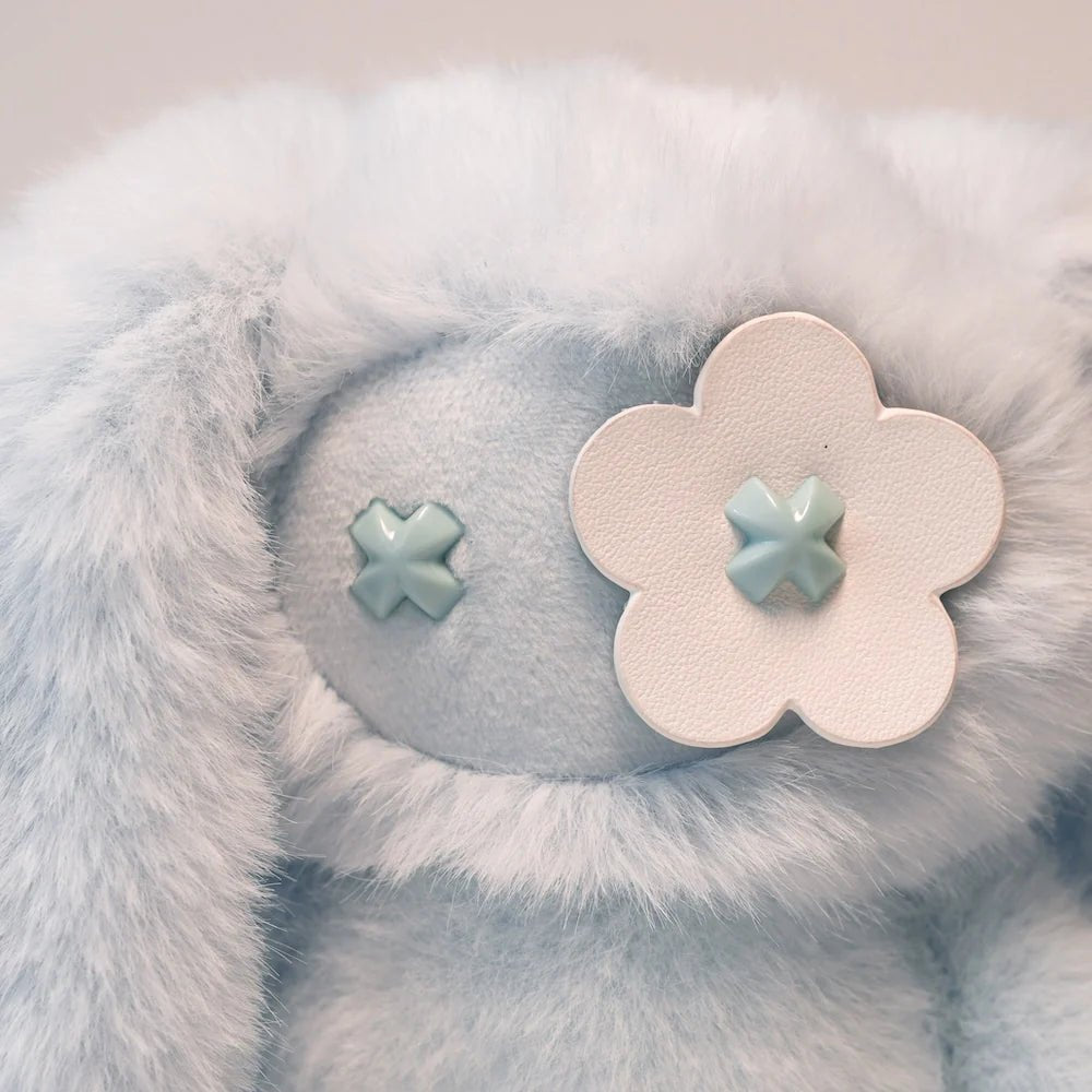 JUJU EASTER BLUE CLOSE