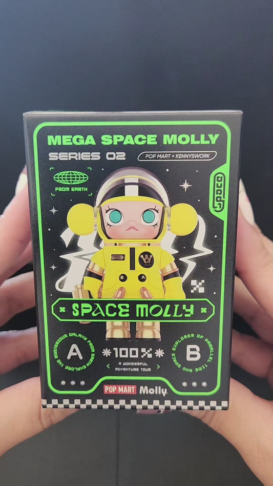 MEGA SPACE MOLLY 100% 2B Unboxing
