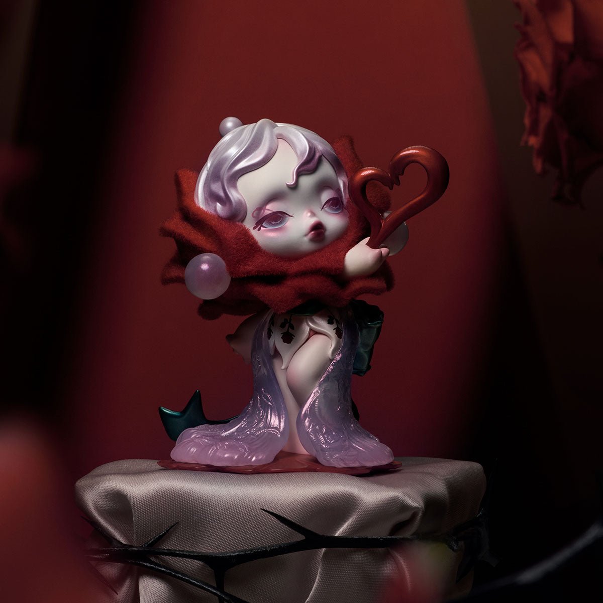 SKULLPANDA PETALS IN FOUR ACTS SERIES FIGURE RED
